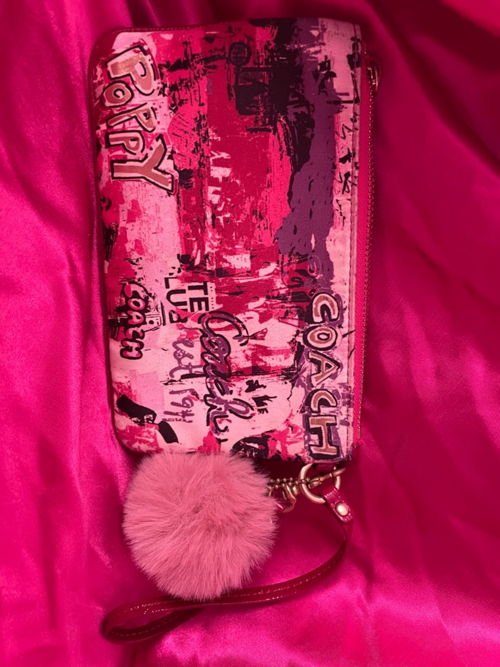 Coach Poppy - pink graffiti wristlet w/pom pom & hang tag - Picture 3 of 15